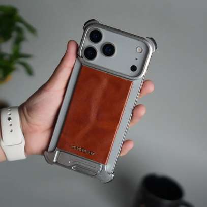 coque magnétique en cuire iphone 17 Pro image 2