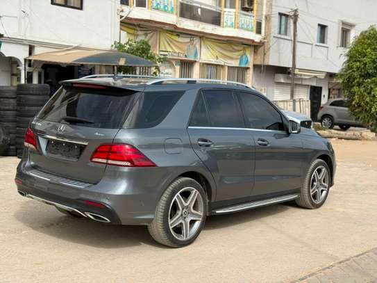 MERCEDES GLE350D image 9