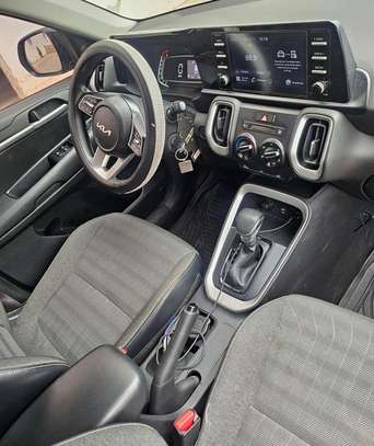 KIA Sonet 2022 image 2