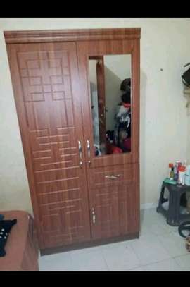 Armoire marron et blanc image 13