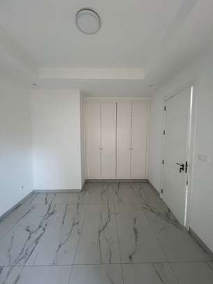 F4 neuf à vendre aux Almadies image 6