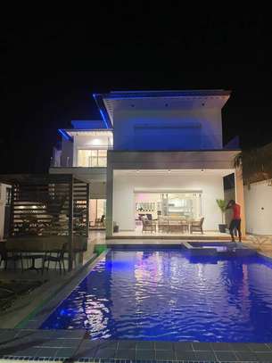 Villa F6 à louer à saly image 4