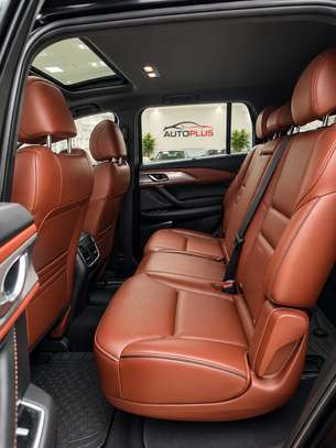 Mazda cx9 Signature 2018 image 6