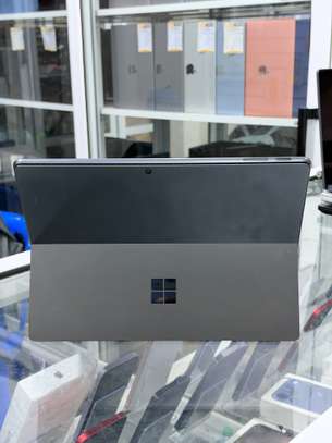 Surface Pro 11 avec stylet image 3