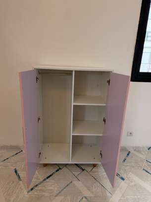 Armoire rose moderne image 5