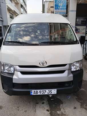 Toyota Hiace — Van neuf, minibus 15 places image 2