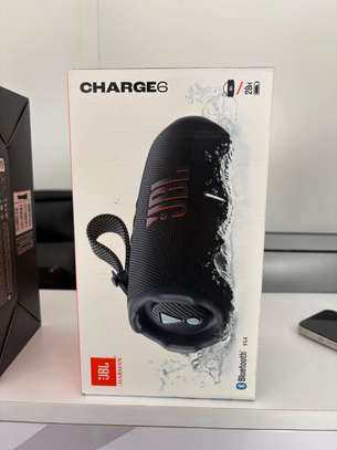 JBL Charge 6 enceinte Bluetooth étanche noir/violet/bleu image 4