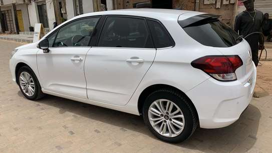 Location TRÈS BELLE CITROËN C4 image 3