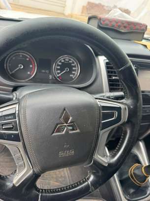 MITSUBISHI L200 2022 image 7