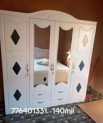 Armoire marron et blanc image 10