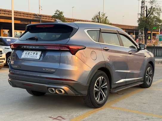 Jetour X70 SUV essence gris métallisé automatique image 7