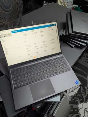 Dell i7 11th gen / SSD 512gb / 16gb / vostro image 2