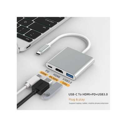 Adaptateur USB-C 3 en 1 4K gris argenté compact image 3