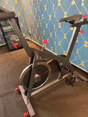 Vélo de sport image 2