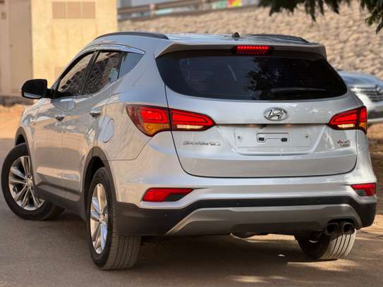 Hyundai Santafe image 4