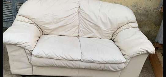 Pouf cuir blanc moelleux confortable salon image 4