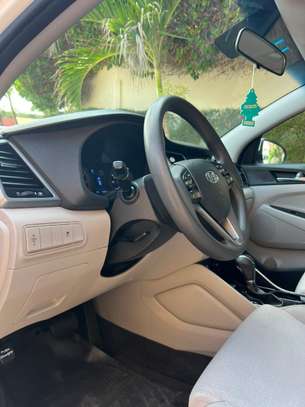 Hyundai tucson image 4