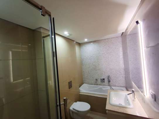 Apparemment à vendre image 9