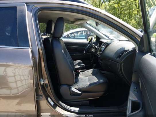 MITSUBISHI OUTLANDER SEL image 4
