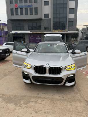 BMW X4 xDrive30i image 2