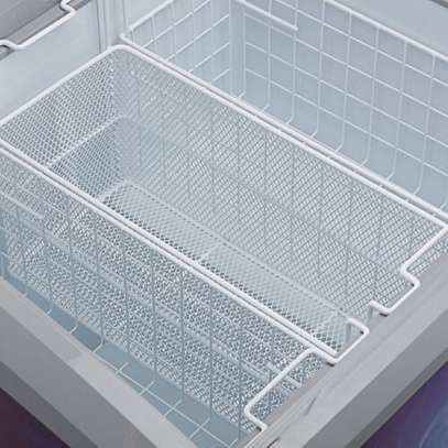 CONGELATEUR 400LITRES HISENSE HORIZONTAL VITRINE image 4