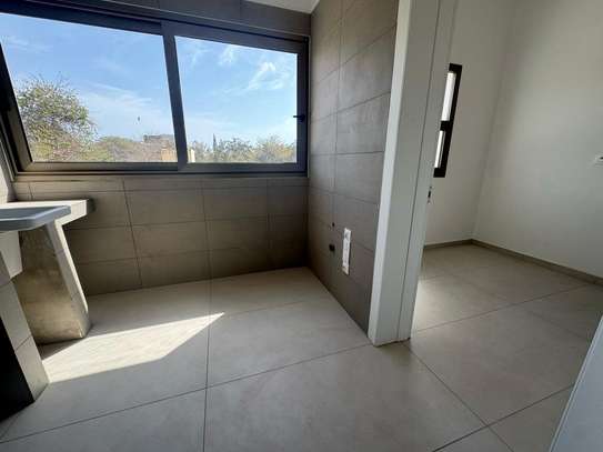Apparemment à louer a fan résidence 4 chambres image 3