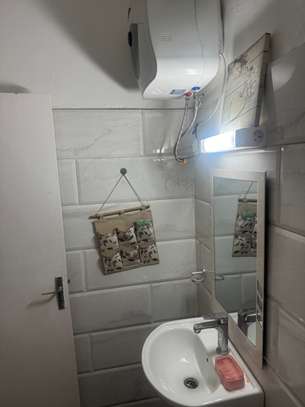 Chambre avec toilette + balcon à louer – Mermoz (Dakar) image 4