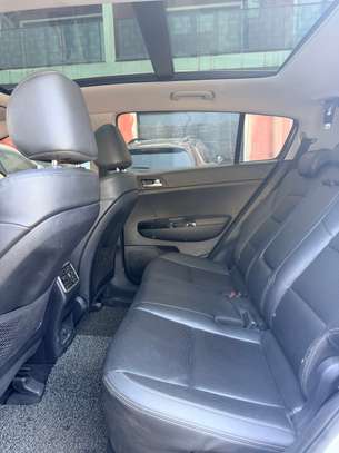 Kia Sportage SUV compact blanc feux LED image 8