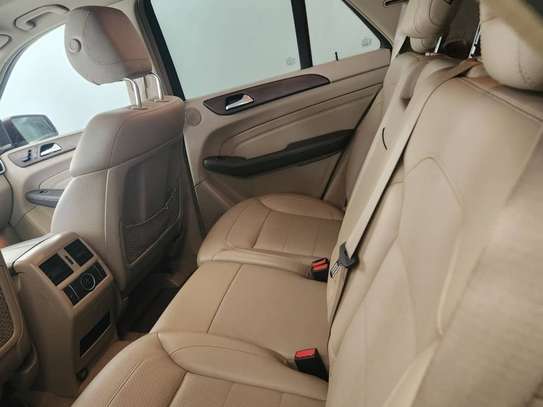 Mercedes-Benz ML 350 image 8