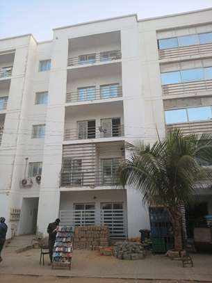 Appartement à Vendre Situé en face cité damel image 12
