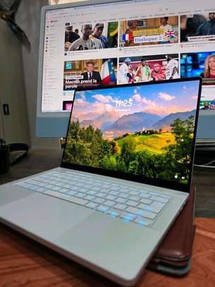 Asus ROG ZEPHYRUS image 2