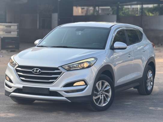 Hyundia Tucson image 3