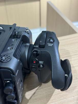 Sony FX6 + 28-135mm F4 G OSS image 6