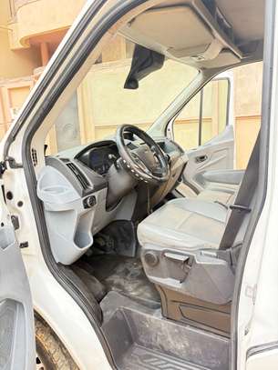 Ford Transit 250 Long image 4