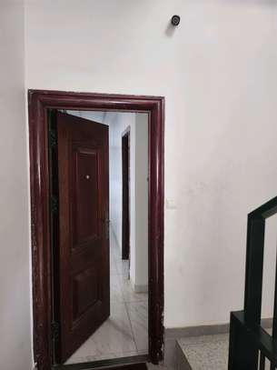 Appartement f4 aux mamelles au 3 e étage image 26