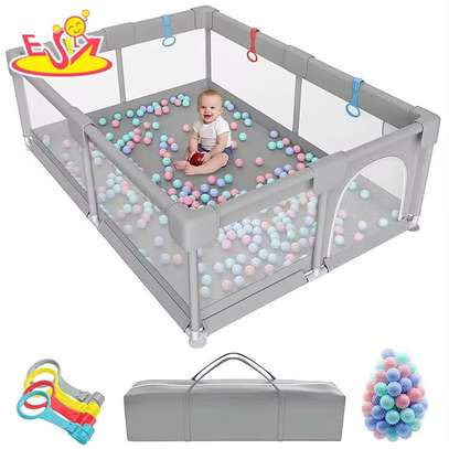 aire de jeu balles bleue sécurisée pour enfants image 5