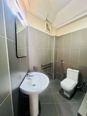 APPARTEMENTS F3 & F4 À LOUER - NGOR ALMADIES image 8