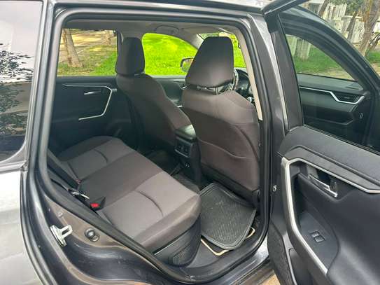 Toyota RAV4 2020 SUV image 11