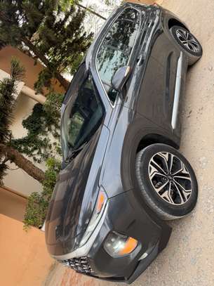 Hyundai Santafei image 3