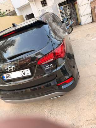 LOCATION DE VOITURE 4x4 HYUNDAI SPORT image 5