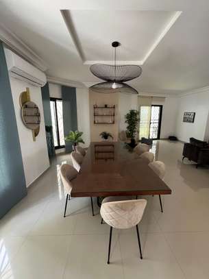 Grande Villa moderne de 600M ² à louer aux Almadies image 10