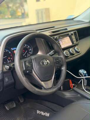 TOYOTA RAV4 XLE ANNÉE 2018 image 4
