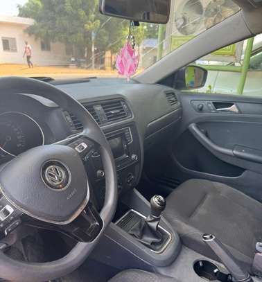 VOLKSWAGEN  JETTA 🔘 Année :   2017 Manuel image 4