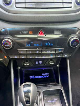 HYUNDAI  TUCSON EVGT  2016/17 image 5