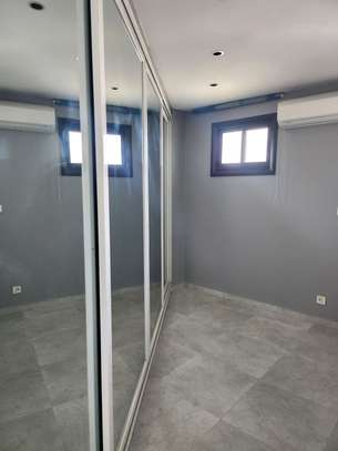 Appartement f4 haut standing au point E avec salle de sport image 7