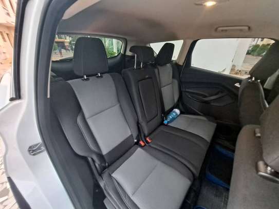 Ford Escape image 4