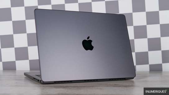 MacBook Pro M5 Pro 48Ram 1TB image 4