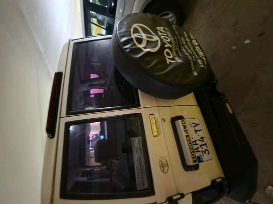 Land cruiser 76 image 2
