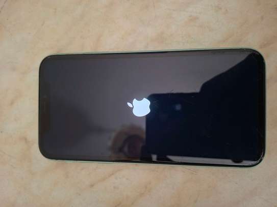 IPhone 11 64GB image 3
