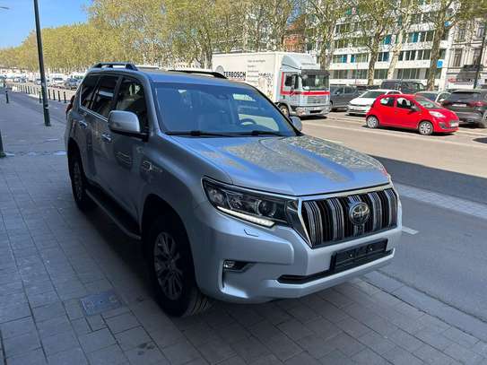 Toyota land cruiser prado image 2